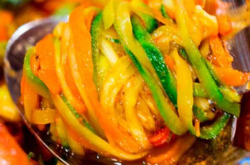 Рецепты из сушеных кабачков по-корейски. Салат из кабачков по-корейски