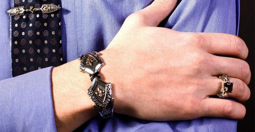 Значения колец на пальцах у мужчин. Значение колец у мужчин на разных пальцах левой и правой руки