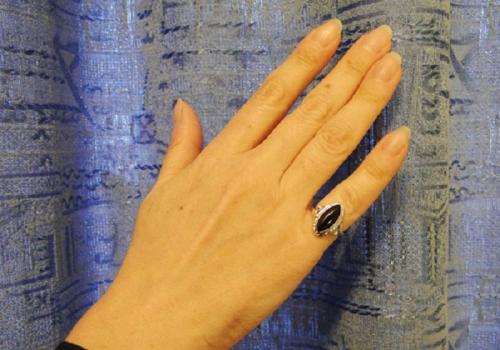Как правильно и на каких пальцах носить кольца. Значение колец на правой женской руке 08
