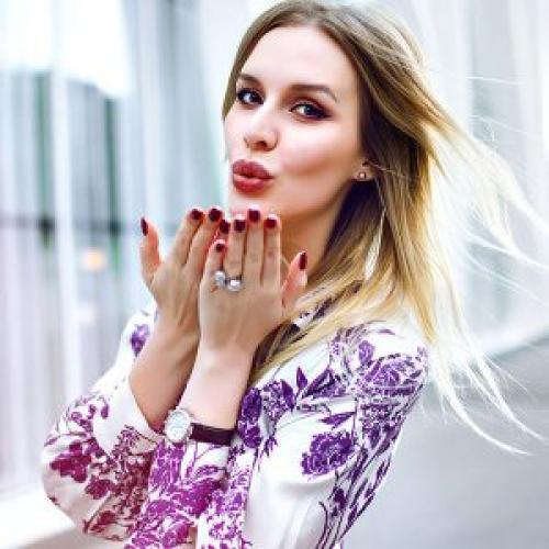 На каком пальце носить кольцо, чтобы разбогатеть. Магия колец: как носить украшения, чтобы привлечь удачу, деньги и любовь