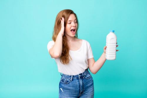 Как молочные продукты могут повлиять на состояние кожи у людей С акне. Вызывает ли молоко прыщи*?