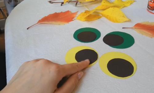 Поделки из листьев деревьев своими руками. Поделка Сова из осенних листьев деревьев — быстро и красиво