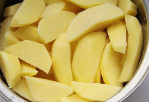 Как запечь курицу в духовке целиком, чтобы была сочной. Курица, запеченная целиком с картошкой на противне