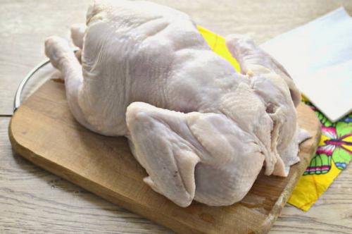 Как запечь курицу в духовке целиком, чтобы была сочной. Курица, запеченная целиком с картошкой на противне