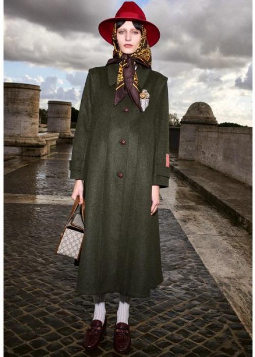 Как носить платок вместо топа. 7 модных трюков, как носить обычный платок по-новому этой весной