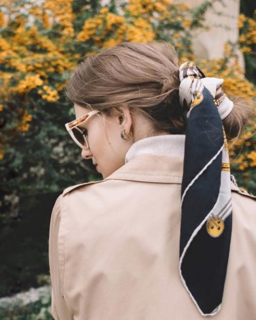 Как носить платок вместо топа. 7 модных трюков, как носить обычный платок по-новому этой весной