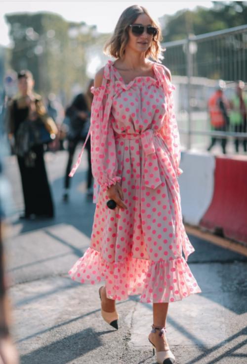 Самые красивые платья 2021-2021 от модных брендов. Полный гид по самым модным платьям для весны и лета 2021 27 Самые красивые платья 2021-2021 от модных брендов. Полный гид по самым модным платьям для весны и лета 2021 27