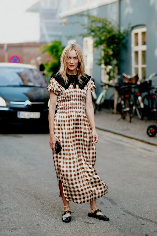 Самые красивые платья 2021-2021 от модных брендов. Полный гид по самым модным платьям для весны и лета 2021 31 Самые красивые платья 2021-2021 от модных брендов. Полный гид по самым модным платьям для весны и лета 2021 31