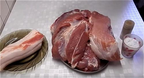 Как сделать тушенку в домашних условиях в кастрюле. Тушенка из свинины в домашних условиях: 5 пошаговых рецептов