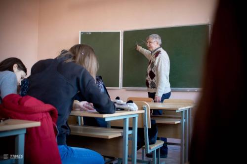 Что необходимо взять с собой в первый день обучения. Что взять в университет. Must have для первокурсников