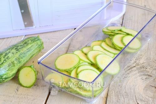 Как приготовить хрустящие чипсы из кабачка в дегидраторе 01