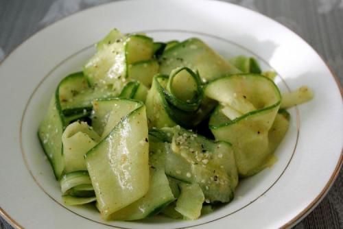 С какими овощами лучше всего сочетать кабачки для салатов. 20 салатов из свежих кабачков, которые разнообразят твой рацион