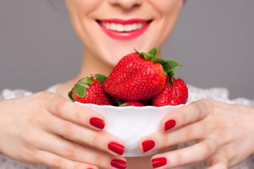 Уход за кожей вокруг глаз народные средства. Народные средства, как панацея от морщин вокруг глаз