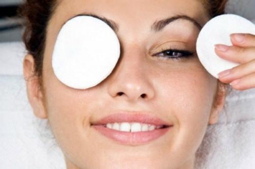 Уход за кожей вокруг глаз народные средства. Народные средства, как панацея от морщин вокруг глаз