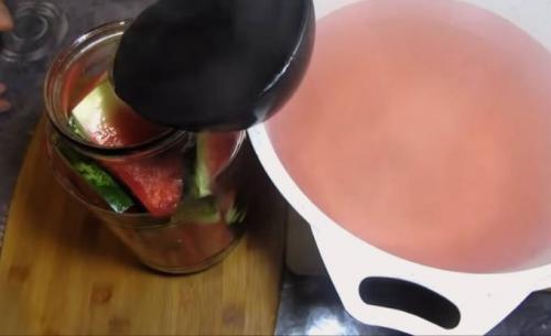 Маринованные арбузы в литровых банках. Арбузы в банках на зиму — 8 пошаговых рецептов заготовок