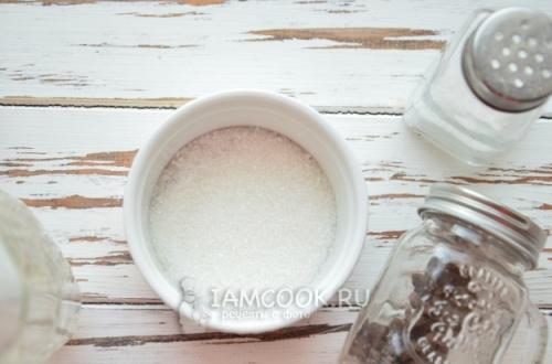 Рецепт маринования арбуза с чесноком. Соленые арбузы с чесноком в кастрюле кусочками 30