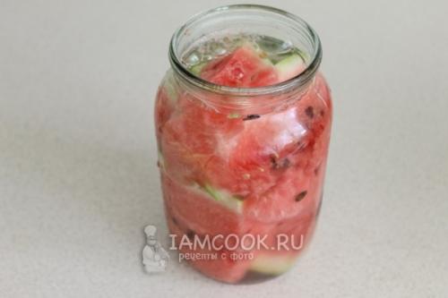 Арбуз на зиму в банках. Маринованные арбузы в банках на зиму: 12 самых вкусных и полезных рецептов 23 Арбуз на зиму в банках. Маринованные арбузы в банках на зиму: 12 самых вкусных и полезных рецептов 23