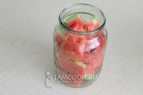 Арбуз на зиму в банках. Маринованные арбузы в банках на зиму: 12 самых вкусных и полезных рецептов 22 Арбуз на зиму в банках. Маринованные арбузы в банках на зиму: 12 самых вкусных и полезных рецептов 22