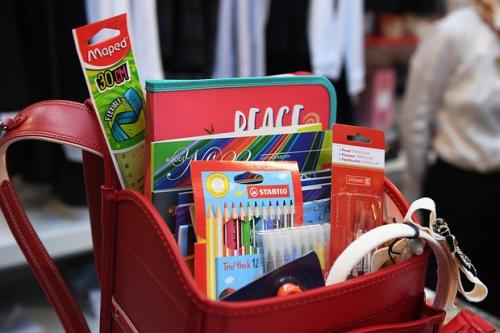 Какие предметы необходимо купить для школы, если ученик увлекается спортом. Что купить ребенку в школу?