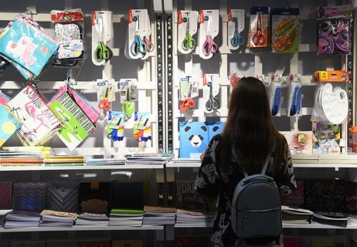 Какие предметы необходимо купить для школы, если ученик увлекается спортом. Что купить ребенку в школу?