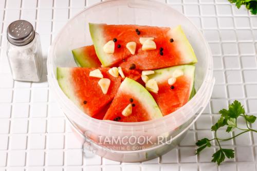 Засолить арбузы в ведре. Как купить правильный арбуз для консервации 22 Засолить арбузы в ведре. Как купить правильный арбуз для консервации 22