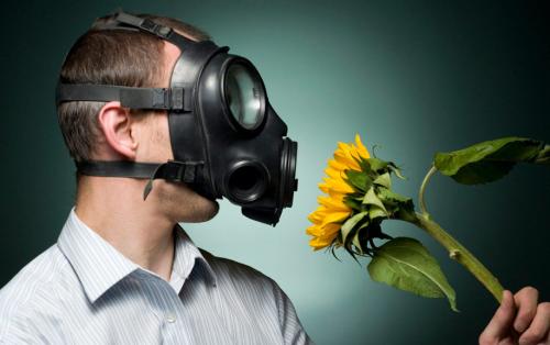 Чешутся глаза, какие капли можно. Почему нельзя подбирать противоаллергические капли для глаз без врача?