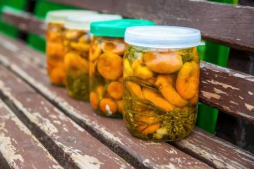 Маринованные арбузы в литровых банках. Маринованные арбузы в банках на зиму: 15 бесподобных рецептов