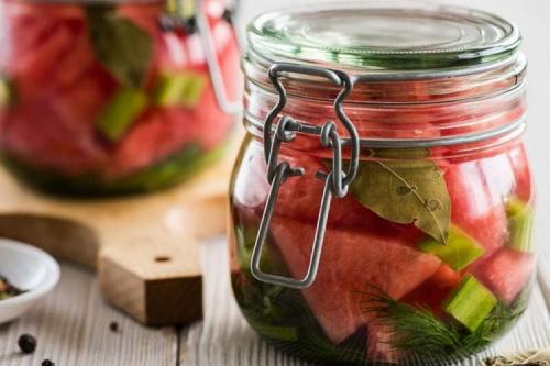 Арбузы на зиму с аспирином. Маринованные арбузы в банках на зиму: 15 бесподобных рецептов