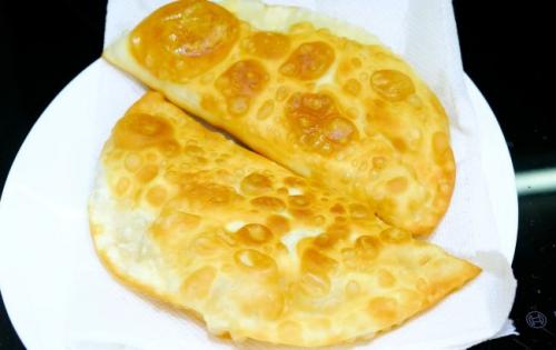 Тесто на чебуреки хрустящее, пузырчатое. Сочные, хрустящие и пузырчатые: рецепт лучшего теста для чебуреков