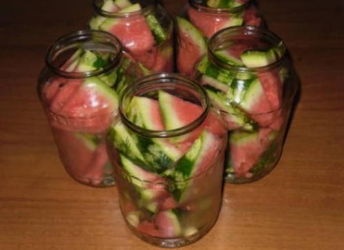 6 отличных рецептов соленых арбузов в банках. Соленые арбузы в банках на зиму: 10 рецептов 04 6 отличных рецептов соленых арбузов в банках. Соленые арбузы в банках на зиму: 10 рецептов 04