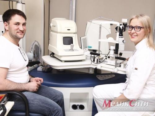 Шелушение и покраснение кожи вокруг глаз. По каким причинам возникает атопический дерматит на веках? 04