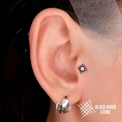 Обработка ушей после прокалывания. Правильный уход за пирсингом 04