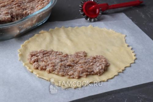 Тесто для чебуреков на воде с растительным маслом. Классика 28 Тесто для чебуреков на воде с растительным маслом. Классика 28