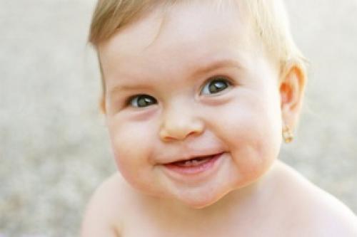 Прокалываем уши взрослым и детям, что важно знать. 5 мифов о первых сережках: что нужно знать, отправляясь прокалывать уши 02 Прокалываем уши взрослым и детям, что важно знать. 5 мифов о первых сережках: что нужно знать, отправляясь прокалывать уши 02