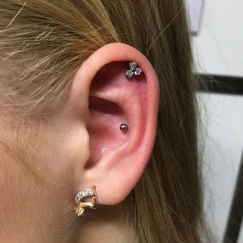 Как сделать пирсинг завитка ушной раковины. Когда прокалывать хрящ запрещено 07 Как сделать пирсинг завитка ушной раковины. Когда прокалывать хрящ запрещено 07