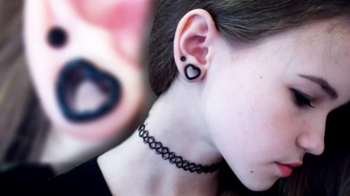 Как прокалывают уши пистолетом детям и подросткам. Как проколоть уши: виды проколов и полезные советы