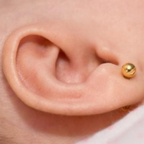 Когда можно снимать сережки после прокола пистолетом.