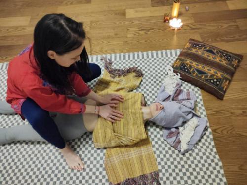 Массаж ребозо это. Массаж с помощью ребозо (специального шарфа) 01 Массаж ребозо это. Массаж с помощью ребозо (специального шарфа) 01