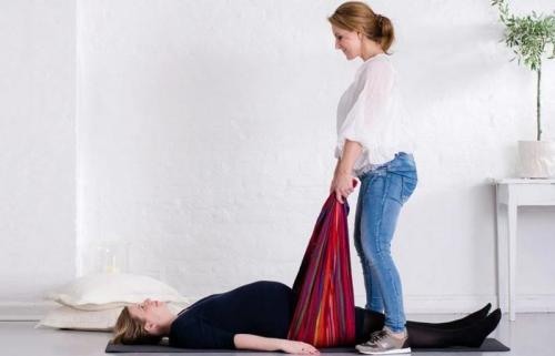 Массаж ребозо это. Массаж с помощью ребозо (специального шарфа) 03 Массаж ребозо это. Массаж с помощью ребозо (специального шарфа) 03