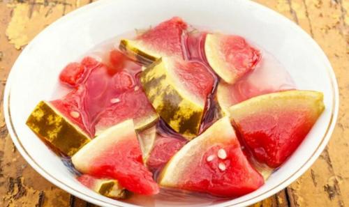 Маринованные арбузы в литровых банках. Вкусные маринованные арбузы на зиму в банках — простые рецепты