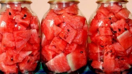 Арбузы консервированные объедение. Как вкусно заготовить арбузы на зиму в банках: рецепты с фото и пошаговыми инструкциями