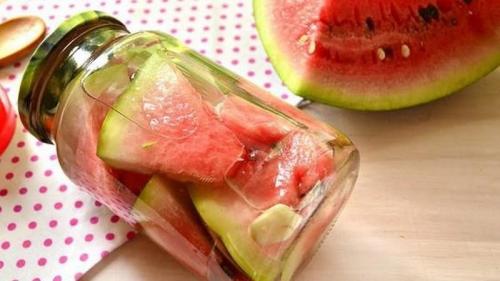 Арбузы консервированные объедение. Как вкусно заготовить арбузы на зиму в банках: рецепты с фото и пошаговыми инструкциями