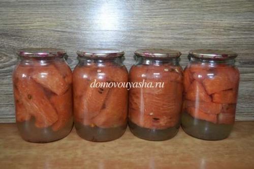 Рассол для арбузов на 1 литр воды. Маринованные арбузы в литровых банках