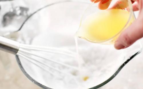 Какие рецепты сахарной глазури можно использовать для украшения кексов. Сахарная глазурь. Быстрый рецепт для кексов, для пасхи из сахарной пудры без яиц