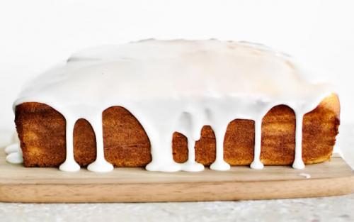 Какие рецепты сахарной глазури можно использовать для украшения кексов. Сахарная глазурь. Быстрый рецепт для кексов, для пасхи из сахарной пудры без яиц