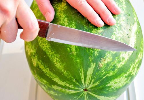 Как правильно нарезать арбузы на кусочки. Арбуз —, как красиво нарезать и сохранить свежим