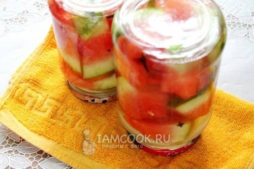 Вкусный рецепт: засолить арбузы кусочками с уксусом в кастрюле 10