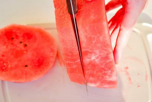 Как правильно нарезать арбузы на кусочки. Арбуз —, как красиво нарезать и сохранить свежим