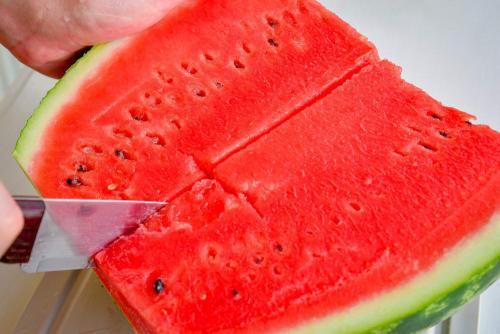 Как правильно нарезать арбузы на кусочки. Арбуз —, как красиво нарезать и сохранить свежим