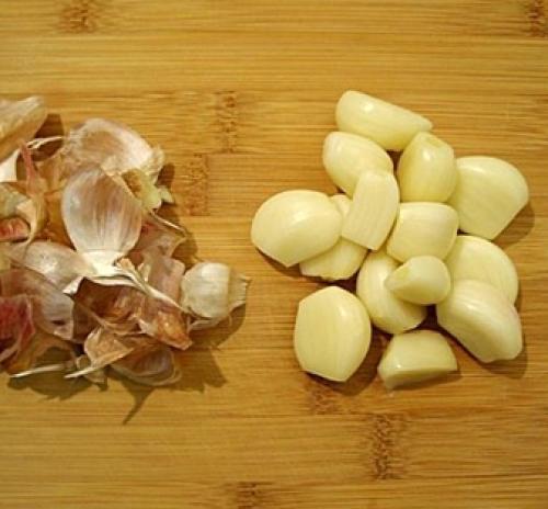 Что нужно для приготовления соленых арбузов с чесноком в кастрюле. Как приготовить рецепт Соленые арбузы